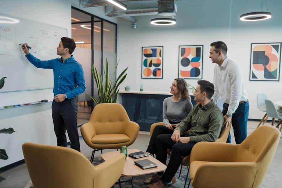 IT managed services team meeting